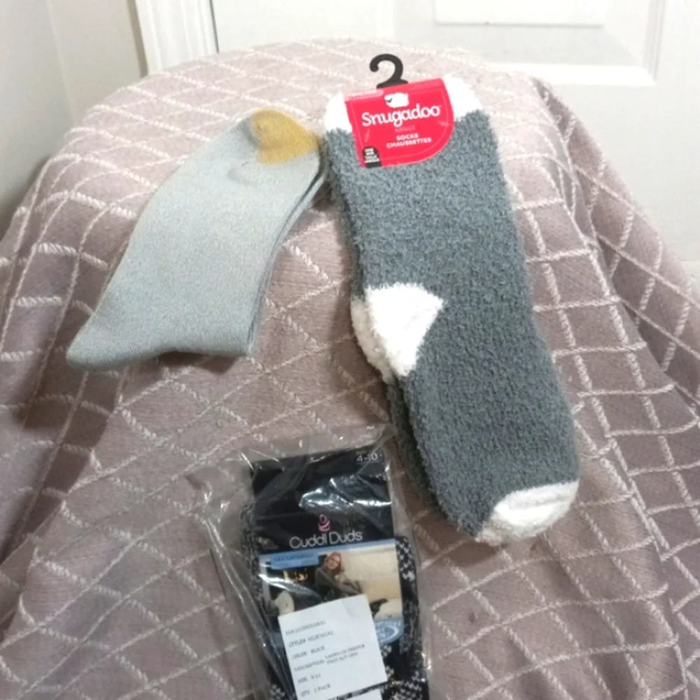 COPY - Women's socks 1 pair Cuddle duds and 2 others NWT